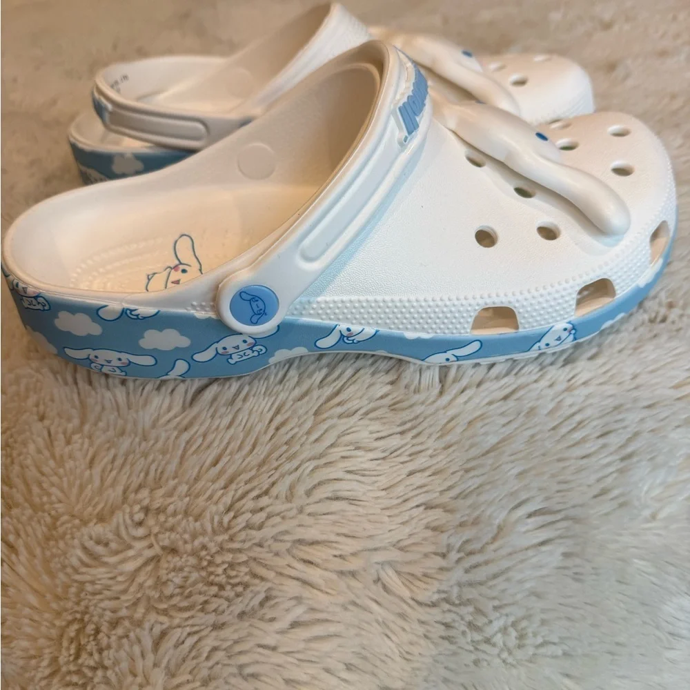NWT CROCS Cinnamoroll SANRIO